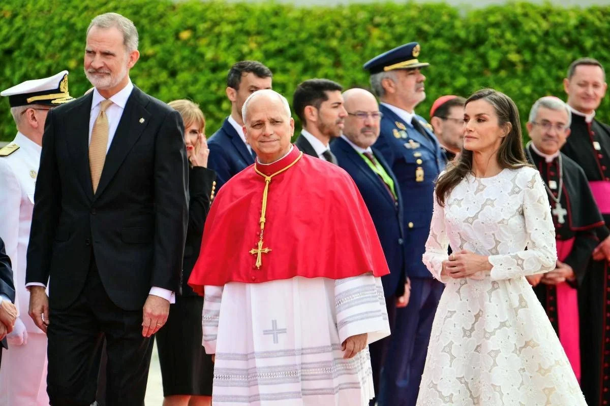 Papa arrivato a Madrid: “Preoccupato per l’Ucraina, va promosso il negoziato”