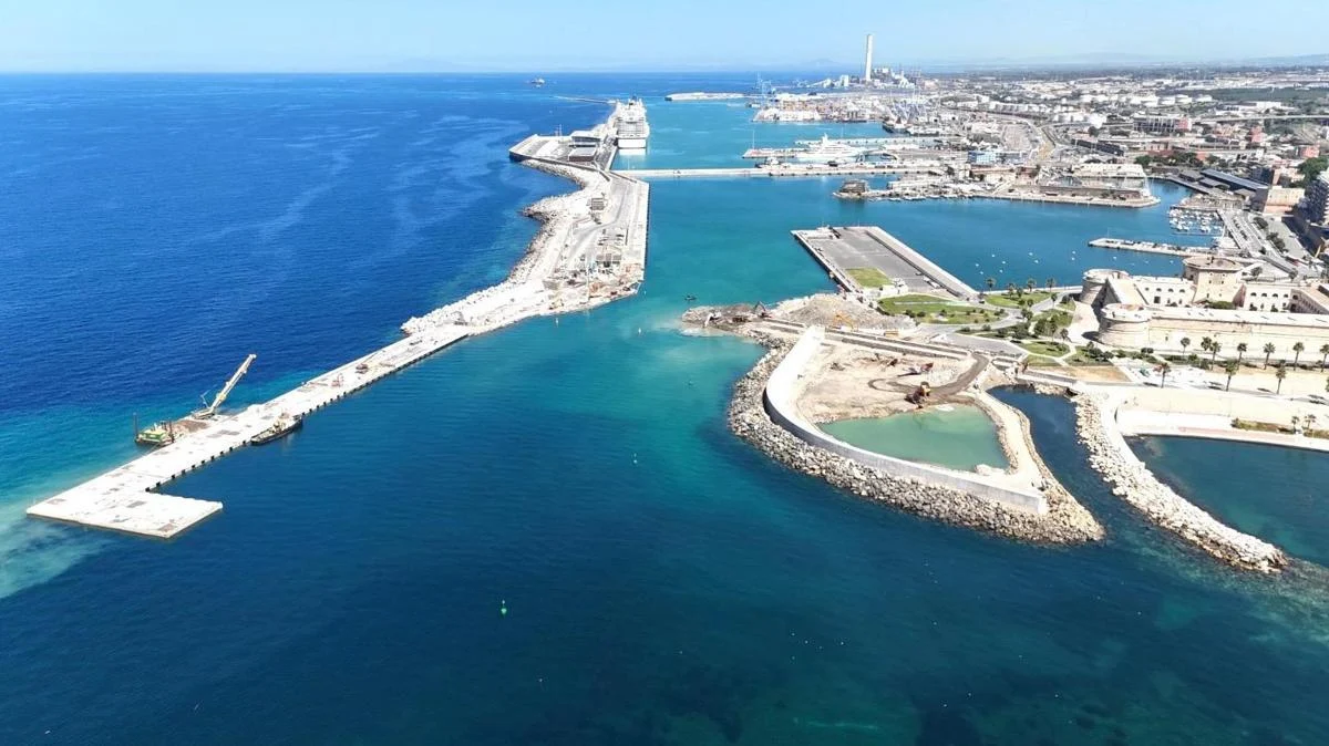 Porti, da oggi attiva apertura a Sud del porto di Civitavecchia