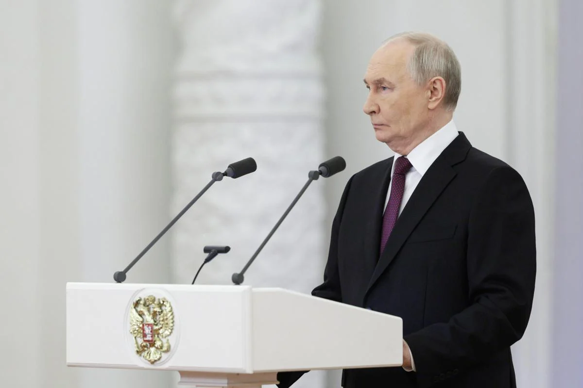 Putin contro Nato e Ue: “Minaccia russa scusa per giustificare aumento spese militari”