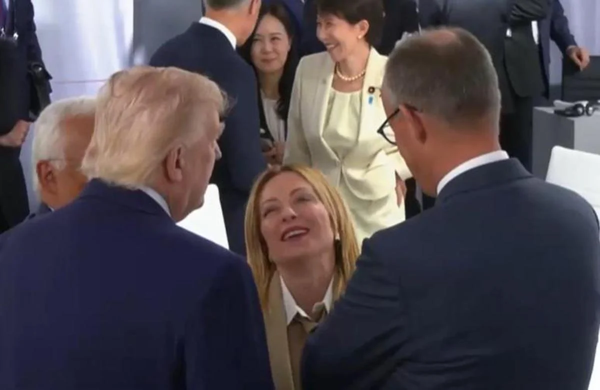 Trump-Meloni, siparietto distensivo al G7: “Io abbandonato”, “Noi sempre amici”