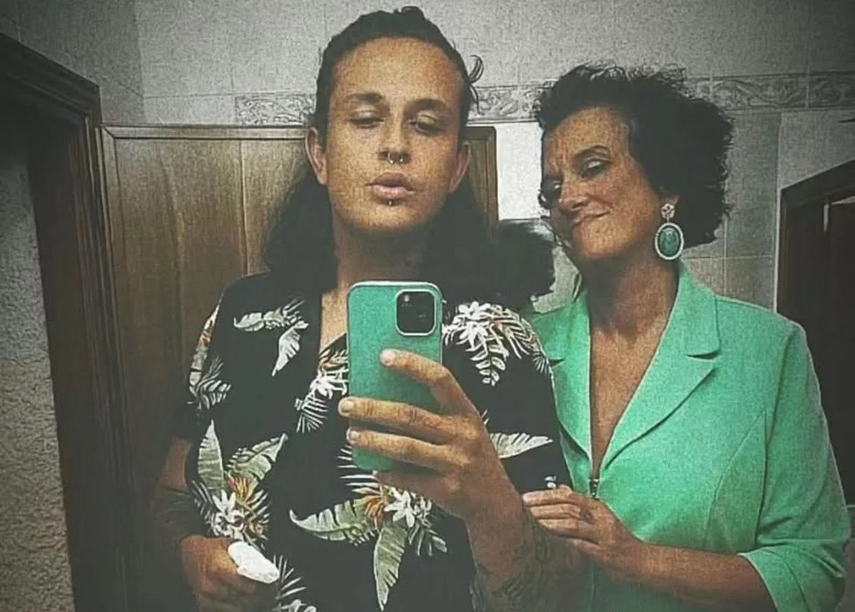 Uccide moglie e figlio a fucilate, il post del ragazzo: “Per mio padre meglio morto che gay”