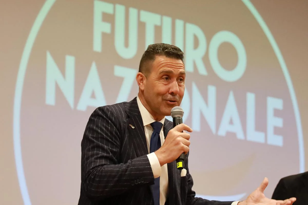 Vannacci: “Italia agli italiani. Centrodestra con noi o con von der Leyen?”