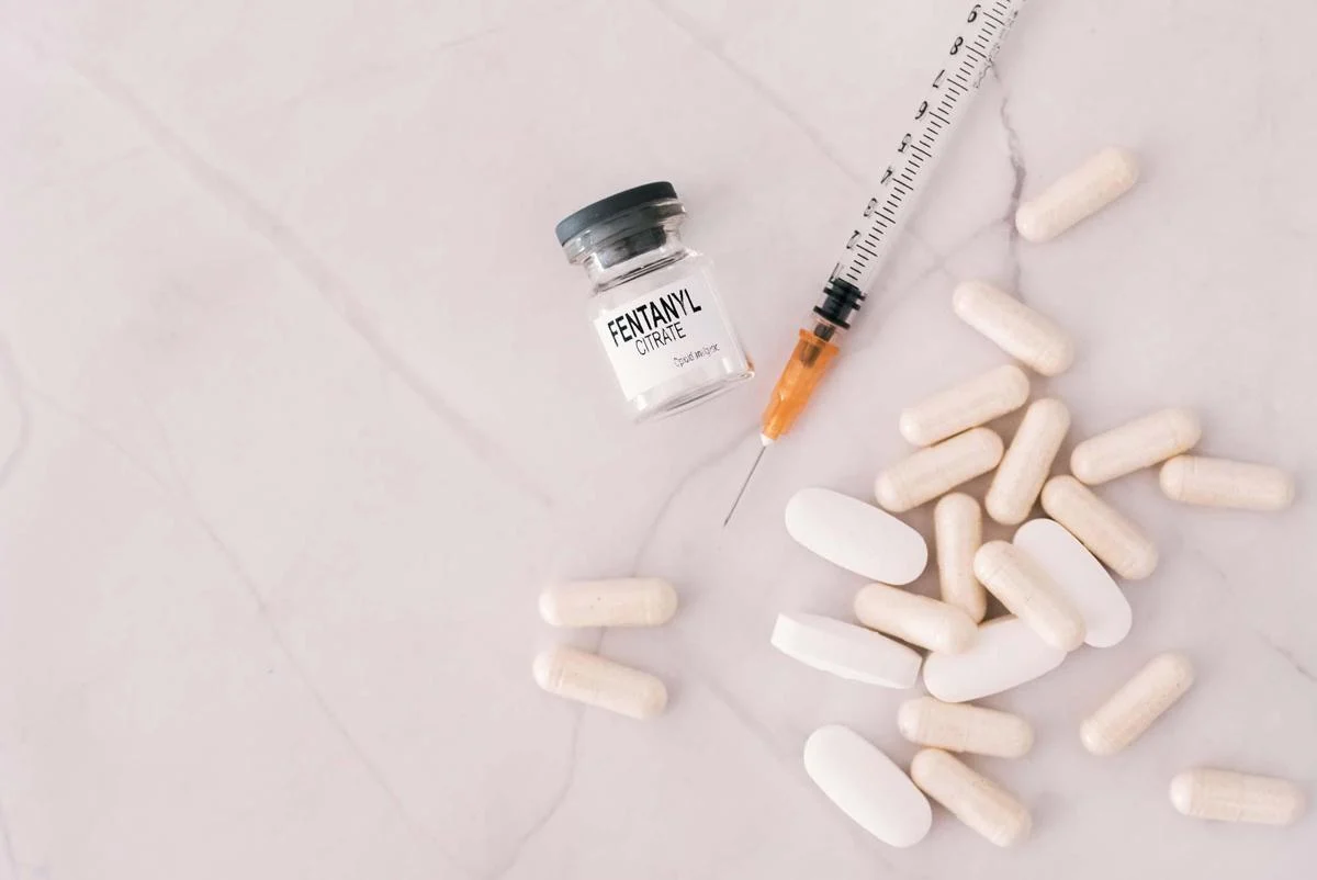 Fentanyl, la carica dei nuovi oppioidi sintetici: in Europa 7 new entry solo nel 2025