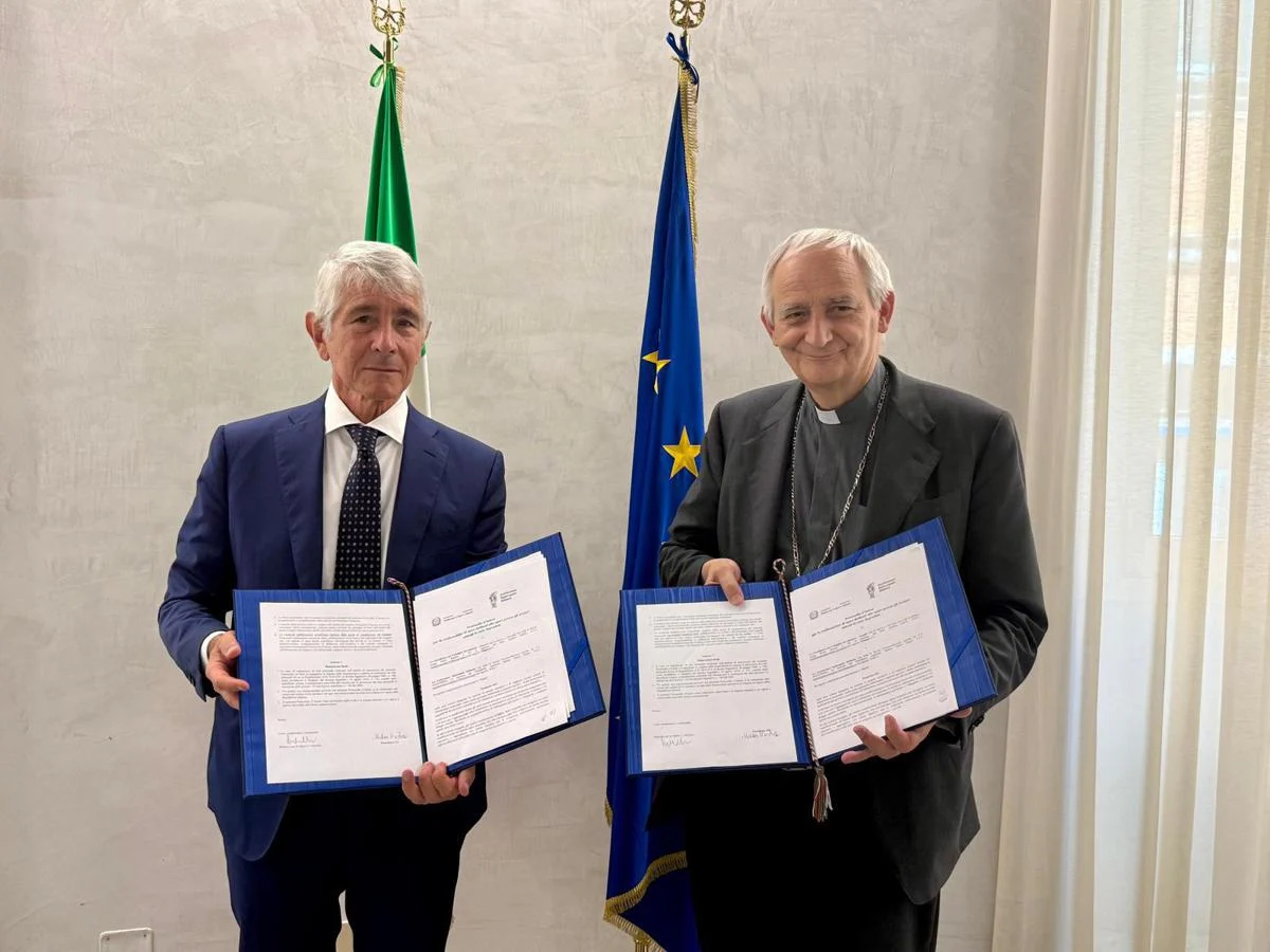 Firmato protocollo d’intesa tra Abodi e Zuppi per la riqualificazione degli oratori nelle aree disagiate