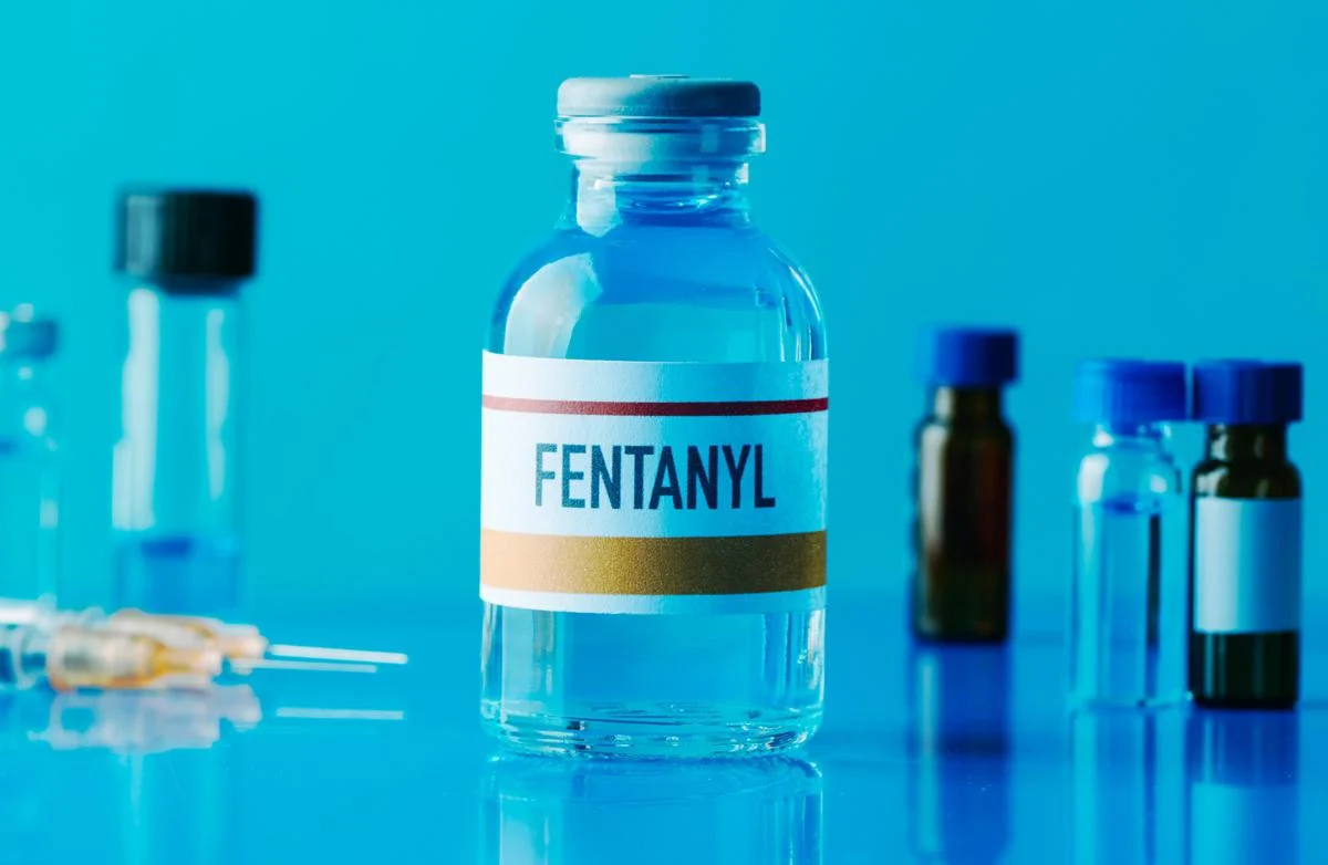 Furto di fentanyl all’ospedale Israelitico di Roma, scatta l’allarme a Palazzo Chigi: “Con 80 fiale fino a 20mila dosi”