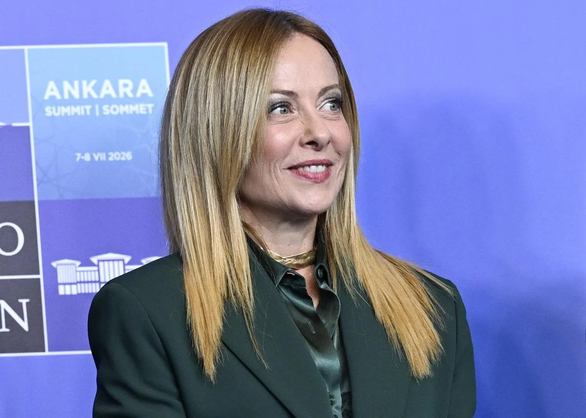 Meloni: “Rispettiamo impegni Nato ma stabiliamo noi priorità”. Su Trump: “Non mi pento di nulla”