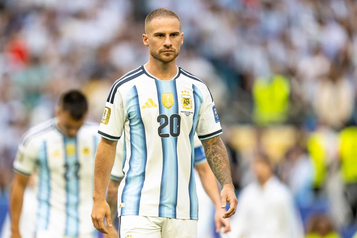 Mondiali, caos nel finale di Argentina-Capo Verde e proteste per rigore non dato: cos’è successo