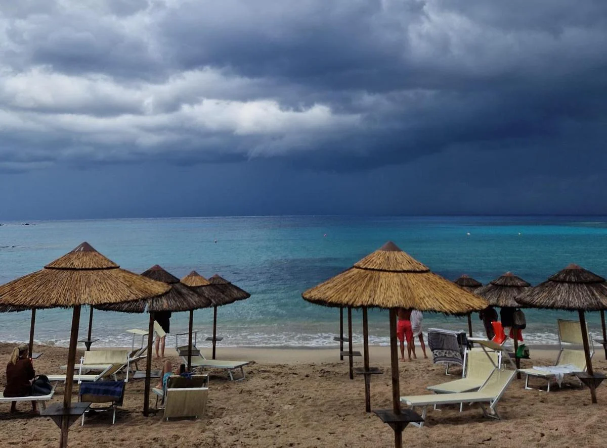Stop al caldo record, arrivano temporali violenti e grandine: ecco dove colpiranno