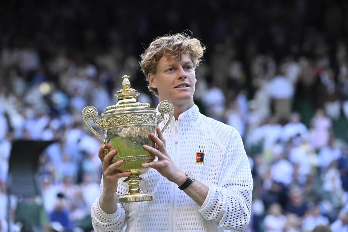 Wimbledon, Sinner show a cena dei vincitori: “Sono brillo, ho fallito esame della patente”